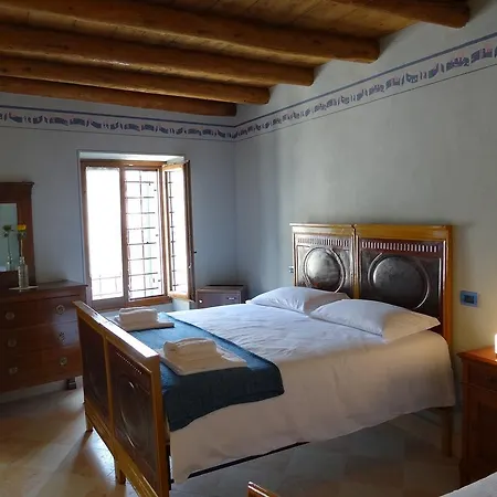 Le Della Bice بيت ضيافة نيغرار